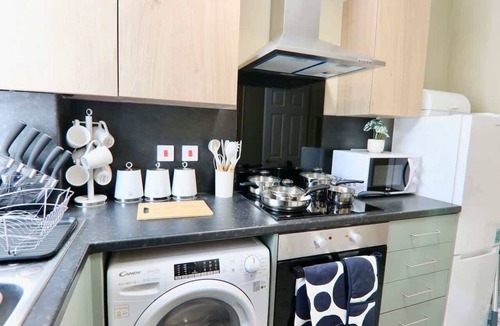 Sheffield Apartment | Spacious 2BR Haven Near Sheffield Centre