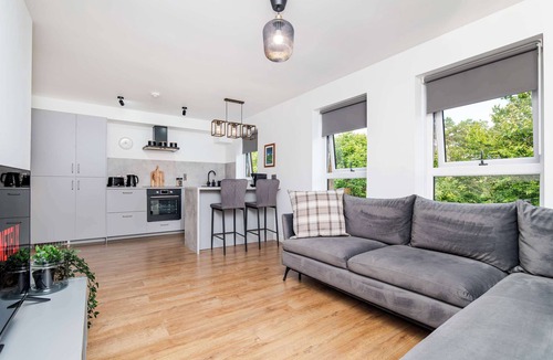 Liberton Apartment | Spacious 2BR - Parking Near Edinburgh City Centre