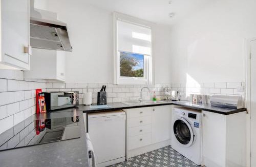 South Shields House | Spacious 3-Bed Home in South Shields, Sleeps 8