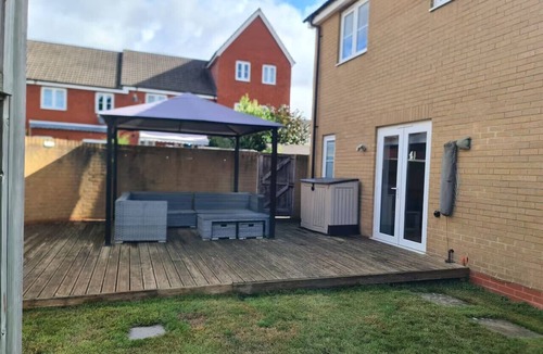 Clyst St Mary House | Spacious 3-Bed Home with Private Gym & Garden