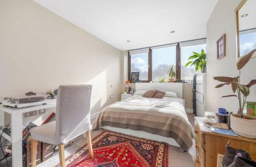 Lambeth Apartment | Spacious 3 Double Bed with Roof Terrace