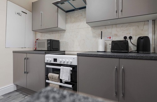 Little Hulton House | Spacious 3BR Manchester Home + Parking - Sleeps 5