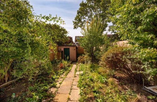 Thornton Heath House | Spacious 4 bed, 3 bath house - Free parking