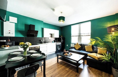 Sneinton House | Spacious 4-Bed Apartment · Sleeps 6 · City Centre