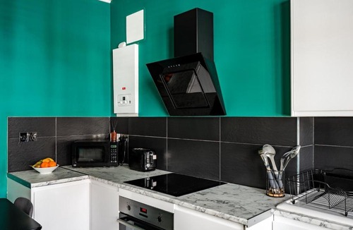 Sneinton Apartment | Spacious 4-Bed Apartment · Sleeps 6 · City Centre