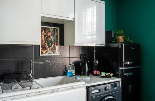 Sneinton Apartment | Spacious 4-Bed Apartment · Sleeps 6 · City Centre