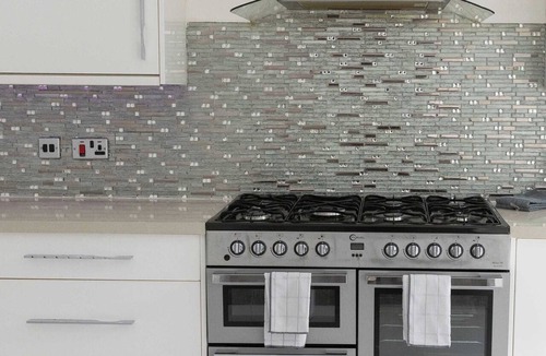 Trowbridge House | Spacious 4-Bed Cardiff | 3-Car Parking | Dartboard
