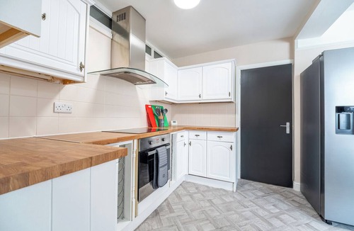 Sutton Coldfield House | Spacious 4-Bed Home in Leafy Sutton Coldfield | Sleeps 8