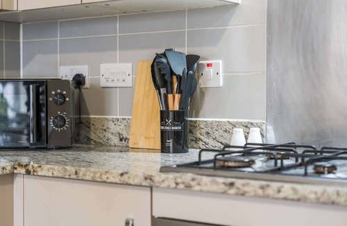 Patchway House | Spacious 4-Bed Home Near Cribbs & Bristol