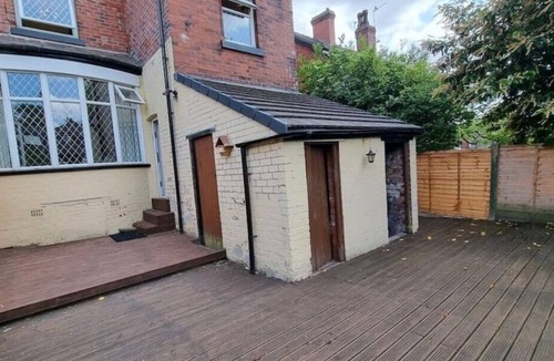 Manchester House | Spacious 4BD with great links to Manchester centre
