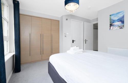 Leith Apartment | Spacious 4BR City Centre Apartment w/Free Parking