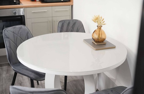 Darlington Apartment | Spacious 4BR Darlington Sleeps 8 by Stay with us