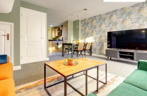 Peterborough House | Spacious 4BR Home By Klarok Accommodation Short Term Rental Agency Peterborough