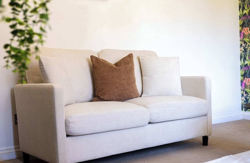 Worthing House | Spacious 4BR Home | Sleeps 9 | Parking | Garden