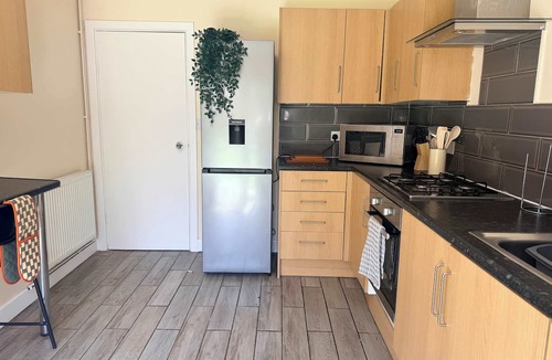 The Westside House | Spacious 5BR Edgbaston Home, Parking & Garden