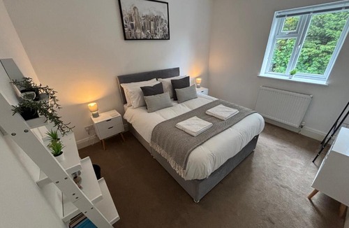 Ely Apartment | Spacious 5BR house close to Ely