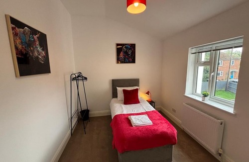 Ely Apartment | Spacious 5BR house close to Ely
