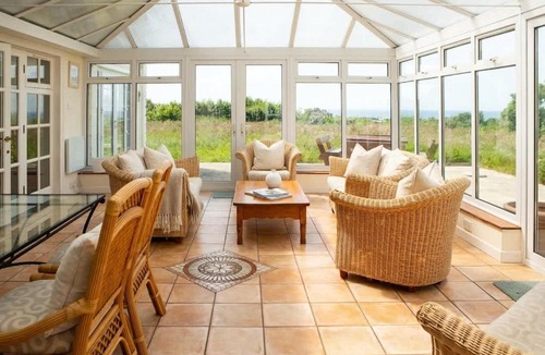Widemouth Bay House | Spacious 6 Bed Holiday Cottage w Sea Views