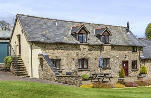 Hawkridge Cottage | Spacious Barn with Views