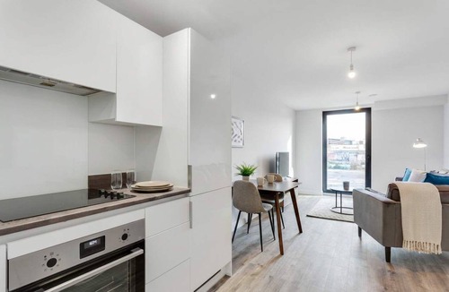 Bordesley Apartment | Spacious Bright 1BED Flat in Central Birmingham
