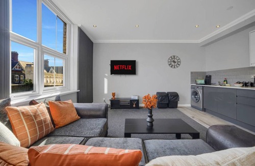 Roath Apartment | Spacious | Cardiff Central | Fast Wifi | Netflix