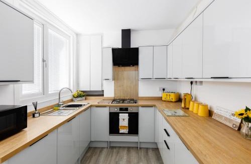 Oadby House | Spacious Central Leicester 4 Bed House