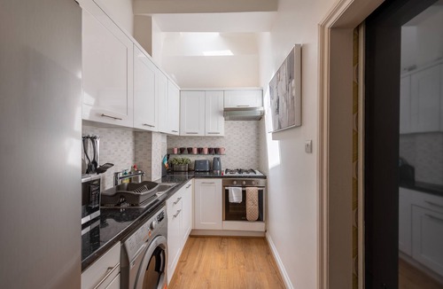 Camden Town Apartment | Spacious Comfy 2BR flat