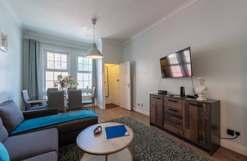 Camden Town Apartment | Spacious Comfy 2BR flat