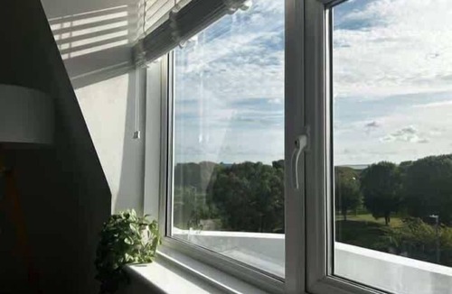 Portsmouth Condo | Spacious Condo w/City View & Free Parking