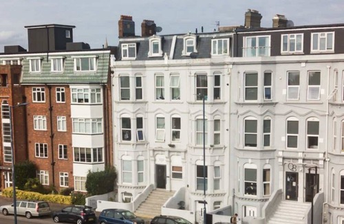 Portsmouth Condo | Spacious Condo w/City View & Free Parking