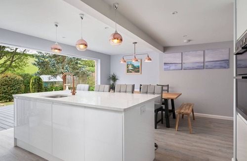Kingsbridge House | Spacious Countryside 4 Bedroom Bungalow
