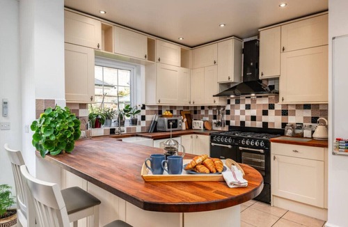 Cambridge House | Spacious Five Bed Home in the Heart of Cambridge