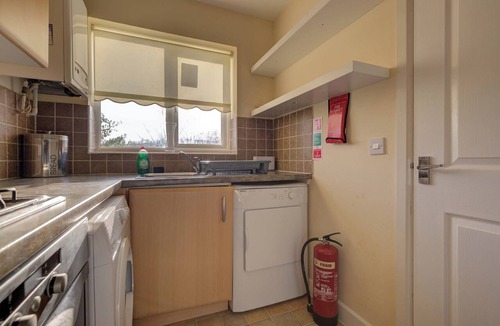 Peterborough House | Spacious Hampton Hargate Home w Parking & Garden