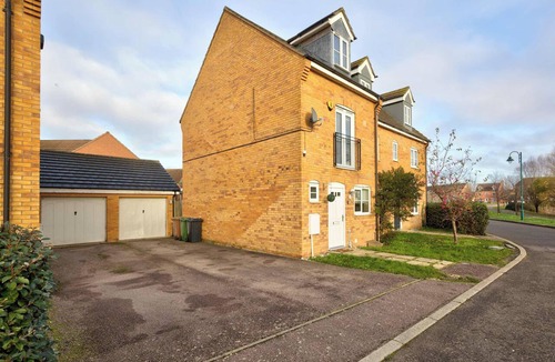 Peterborough House | Spacious Hampton Hargate Home w Parking & Garden