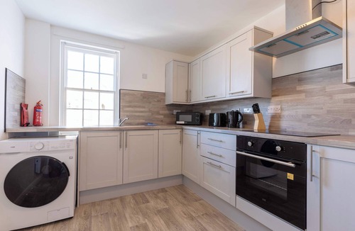 Whitehaven Apartment | Spacious Harbourside 2BED Apartment with Sea Views