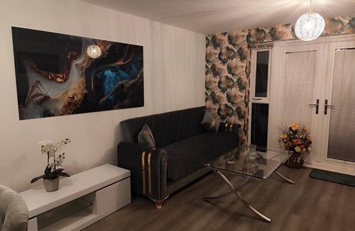 Stoke-on-Trent House | Spacious Home for Groups, Sleeps 8