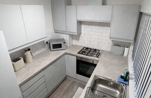 Bury Apartment | Spacious & Modern 2BR Flat in Bury Town Centre