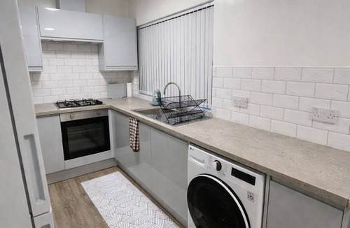 Bury Apartment | Spacious & Modern 2BR Flat in Bury Town Centre