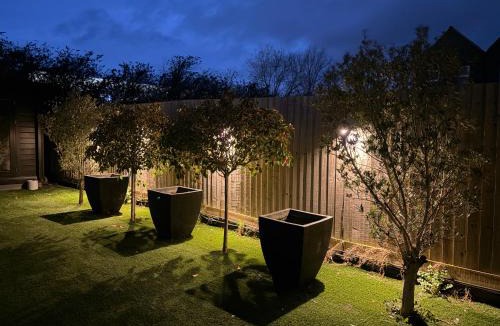 Sittingbourne Villa | Spacious & Modern House in Sittingbourne