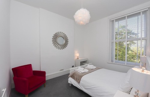 Broadstairs Apartment | Spacious one bedroom apartment with a sofa bed offering a sea view sleeps four