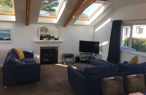 St Ives House | Spacious Open Plan House, 2 Car Spaces, EV charging, Sea Views, Walk To Beaches