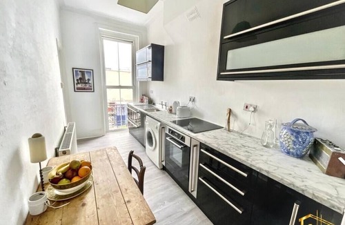 Bexhill-on-Sea Apartment | Spacious seafront 1 Bed Bexhill flat