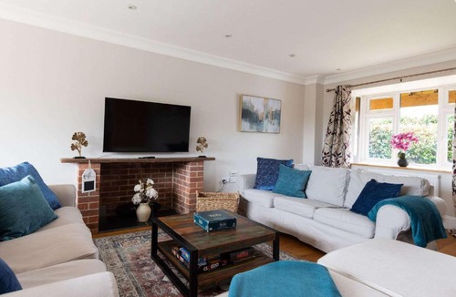 Sidlesham House | Spacious Sidlesham Country Home near Witterings