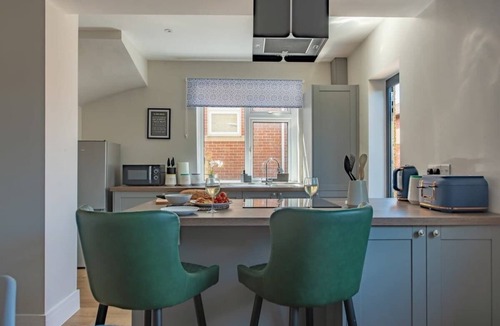 Portswood House | Spacious Southampton Sanctuary - Pet Friendly Home