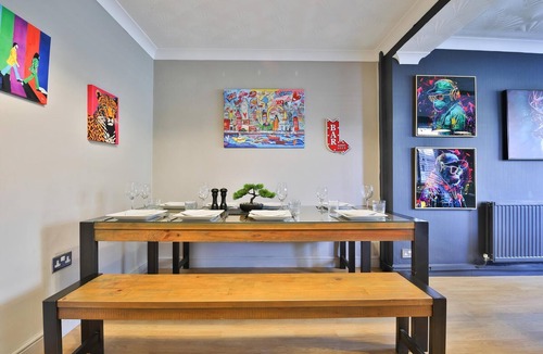 Fairwater House | Spacious Three-bedroom Home With Pool Table