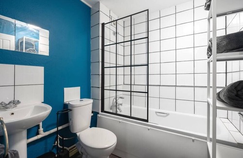 Maidstone Condo | Spacious & trendy studio apartment in Maidstone