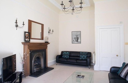 Haymarket Apartment | Spacious West End Apartment