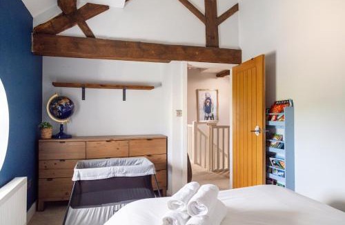 Sandbach House | Sparrow Grove Barn Countryside Escape by YourStays