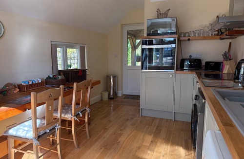 Ryde Cottage | Squirrel Haven - Woodland Retreat