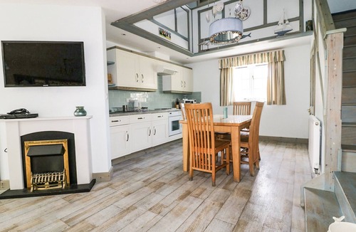 Gorran Cottage | SQUIRRELS DRAY, pet friendly, with a garden in Gorran Haven